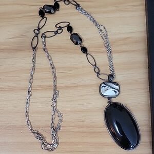 [READ!!]Elegant Black Pendant Necklace